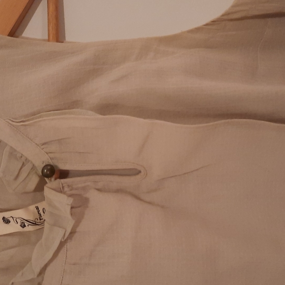 Sleeveless Floreat Top in Taupe - Picture 5 of 6